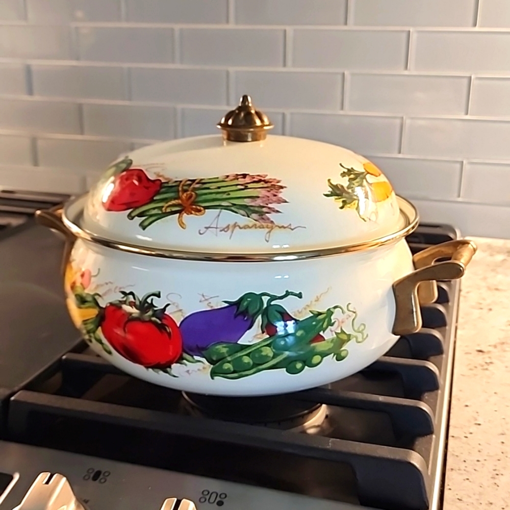 Farmers Market Enamel Casserole Pan